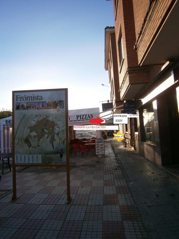 APARTAMENTO Pensión La Vía Láctea Frómista Exterior foto